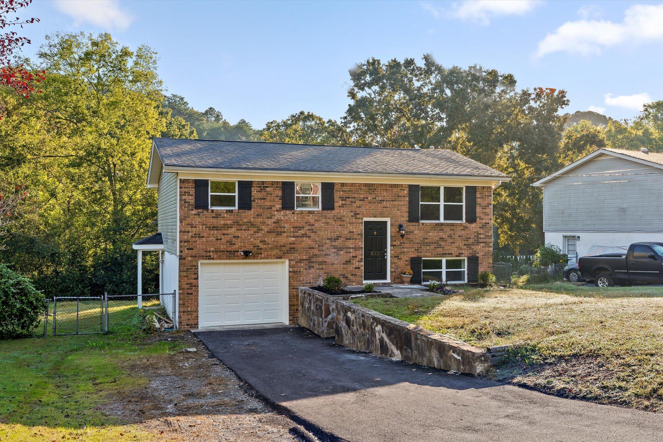 433 Sevier Street