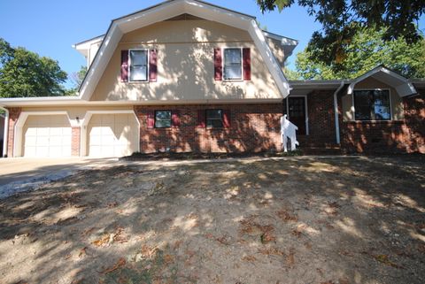 Photo of 225 Rolling Ridge Drive, Chattanooga, TN 37421 (MLS # 1519785)