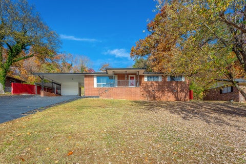 Photo of 841 Ashland Terrace, Chattanooga, TN 37415 (MLS # 1541057)
