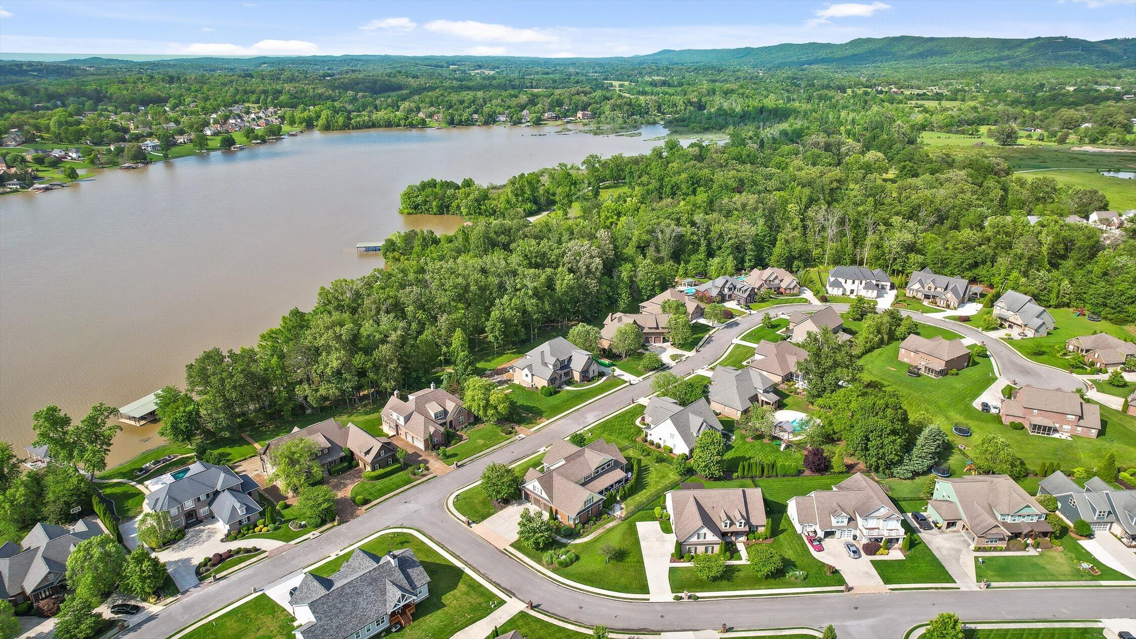 8109 Propeller Drive, Ooltewah, Tennessee image 2
