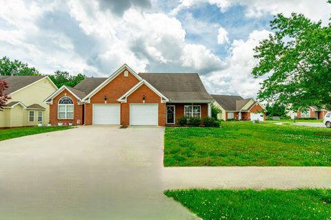 Townhouse For Sale - 215 Briarstone Drive<br/> Catoosa County, Rossville, GA 30741