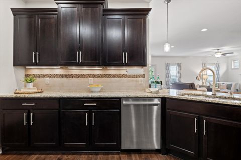 Tiny photo for 848 Willcrest Drive, Chattanooga, TN 37405 (MLS # 1526017)