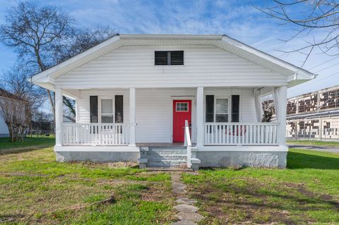 Photo of 703 Julian Street, Rossville, GA 30741 (MLS # 1525192)