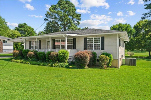 Photo of 401 Johnson Street, LaFayette, GA 30728 (MLS # 1541516)