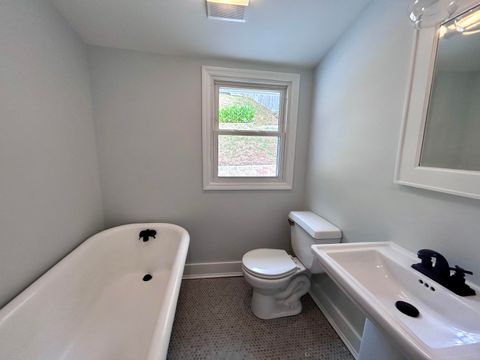 Tiny photo for 605 Lytle Street, Chattanooga, TN 37405 (MLS # 1525078)