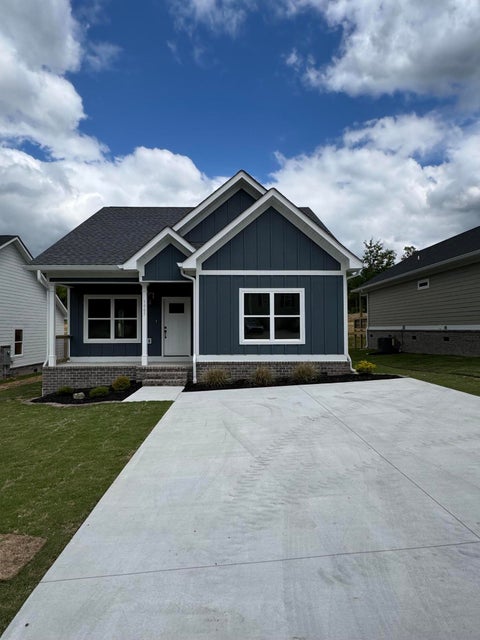 Photo of 1007 Mccann Drive SE, Cleveland, TN 37311 (MLS # 1524129)