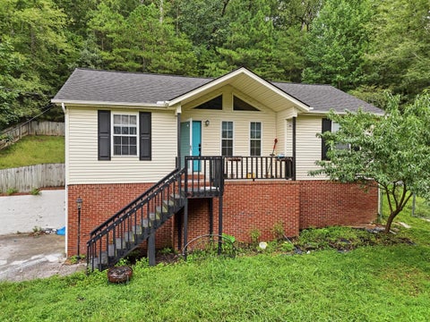 Homes For Sale - 221 Potts Road<br/> Catoosa County, Ringgold, GA 30736