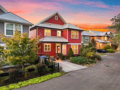 Tiny photo for 825 Stellar View, Chattanooga, TN 37405 (MLS # 1521684)