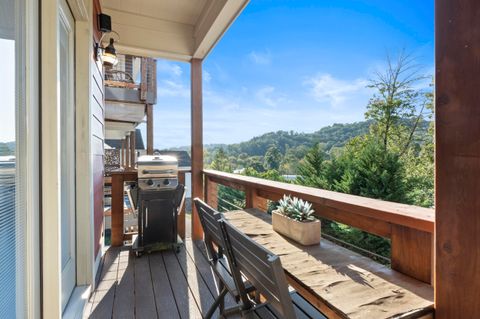 Tiny photo for 825 Stellar View, Chattanooga, TN 37405 (MLS # 1521684)