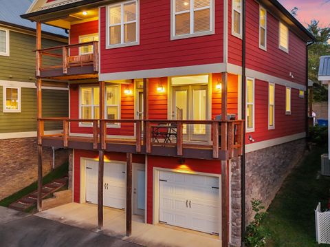 Tiny photo for 825 Stellar View, Chattanooga, TN 37405 (MLS # 1521684)