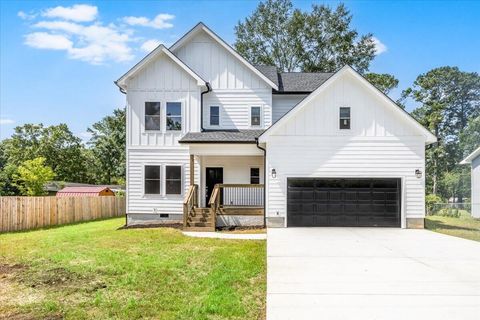 Photo of 845 James Ave Ave, Chattanooga, TN 37421 (MLS # 1515927)