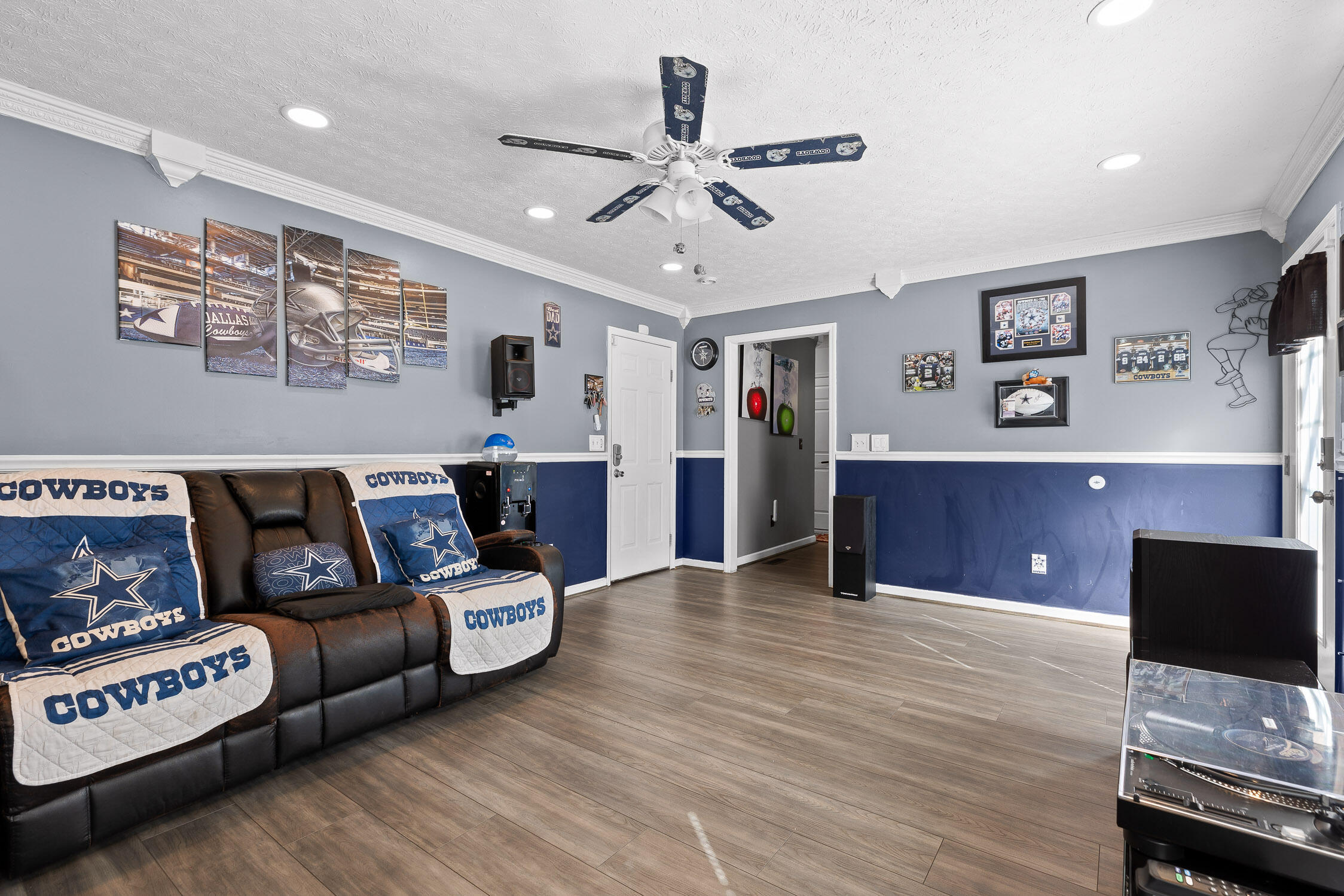 Chattanooga, Tennessee 37416, United States, 4 Bedrooms Bedrooms, ,3 BathroomsBathrooms,Residential,Contingent,2357