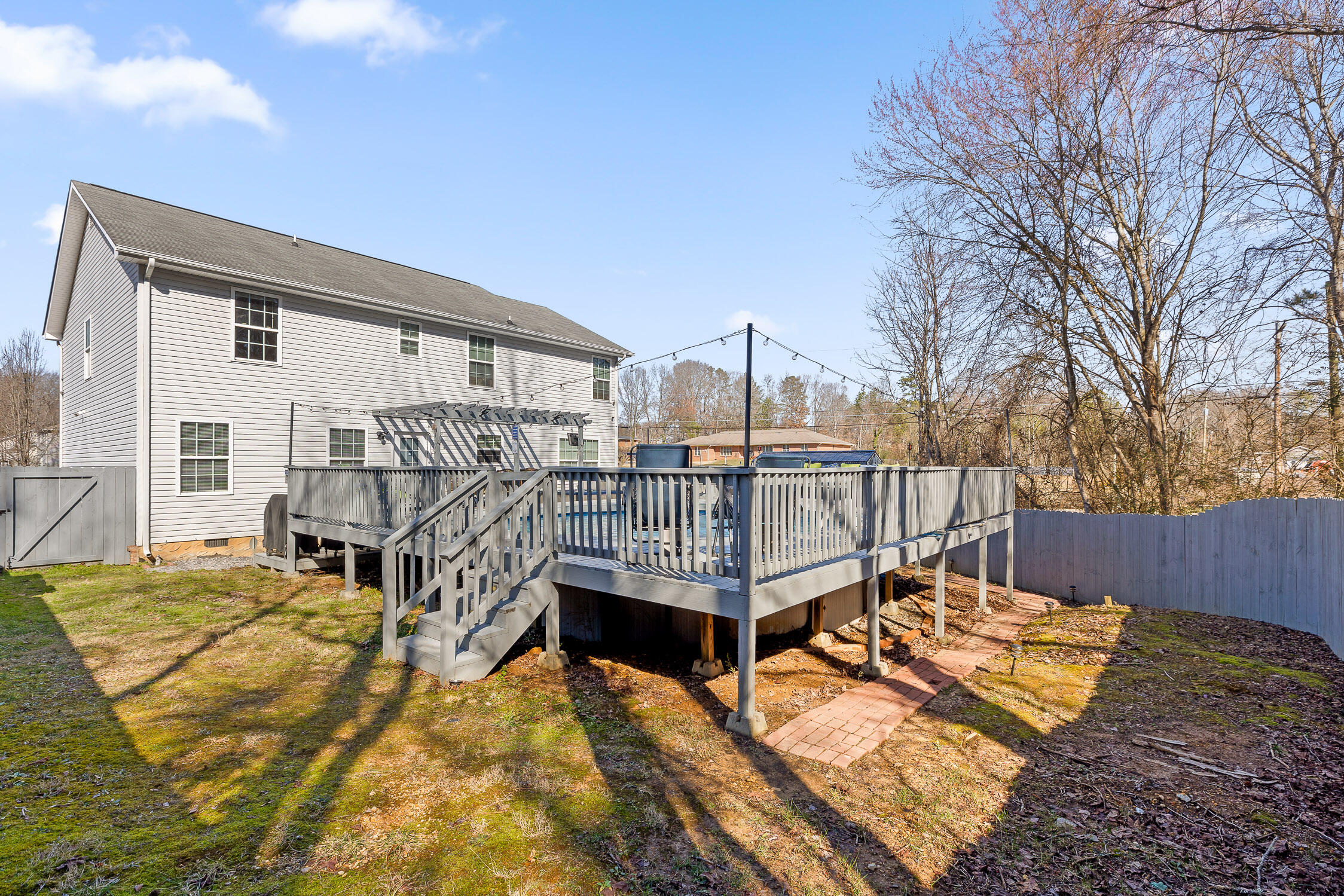 Chattanooga, Tennessee 37416, United States, 4 Bedrooms Bedrooms, ,3 BathroomsBathrooms,Residential,Contingent,2357