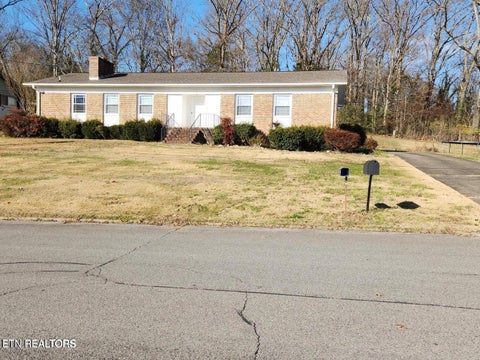 Photo of 1506 Ridgeway Circle, Athens, TN 37303 (MLS # 1536499)