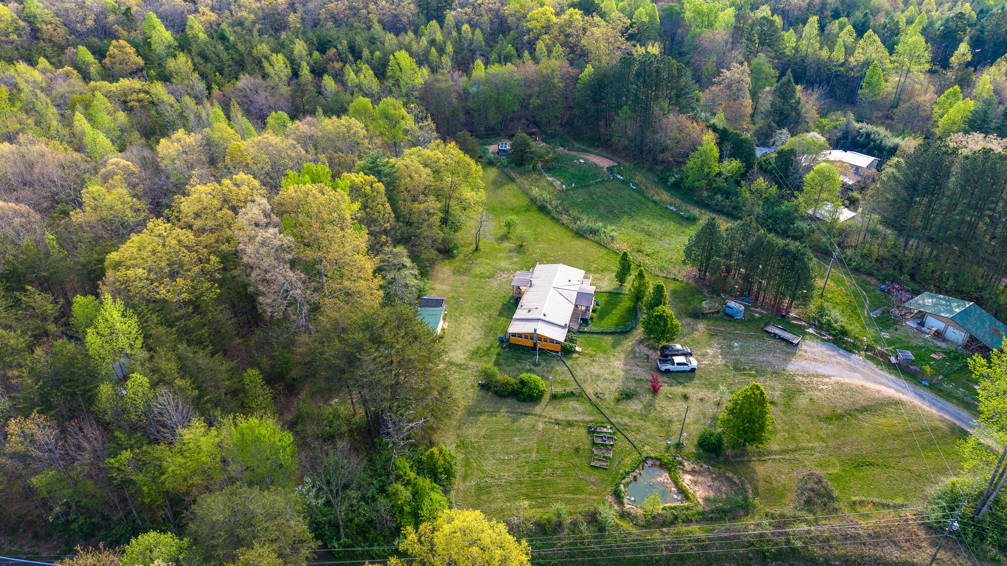 105 Massingale Road, Tellico Plains, Tennessee image 3