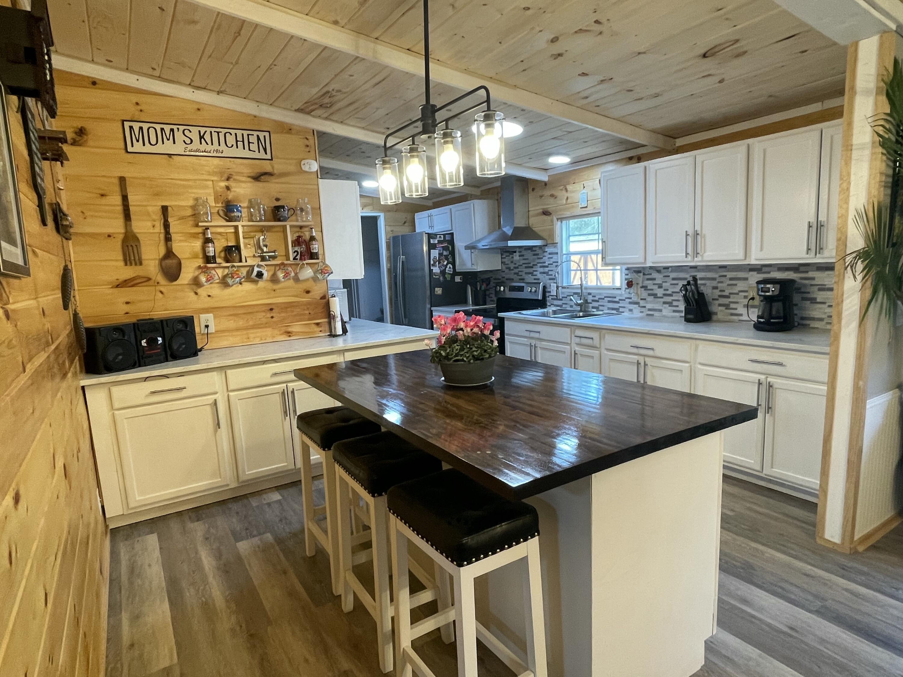 105 Massingale Road, Tellico Plains, Tennessee image 3