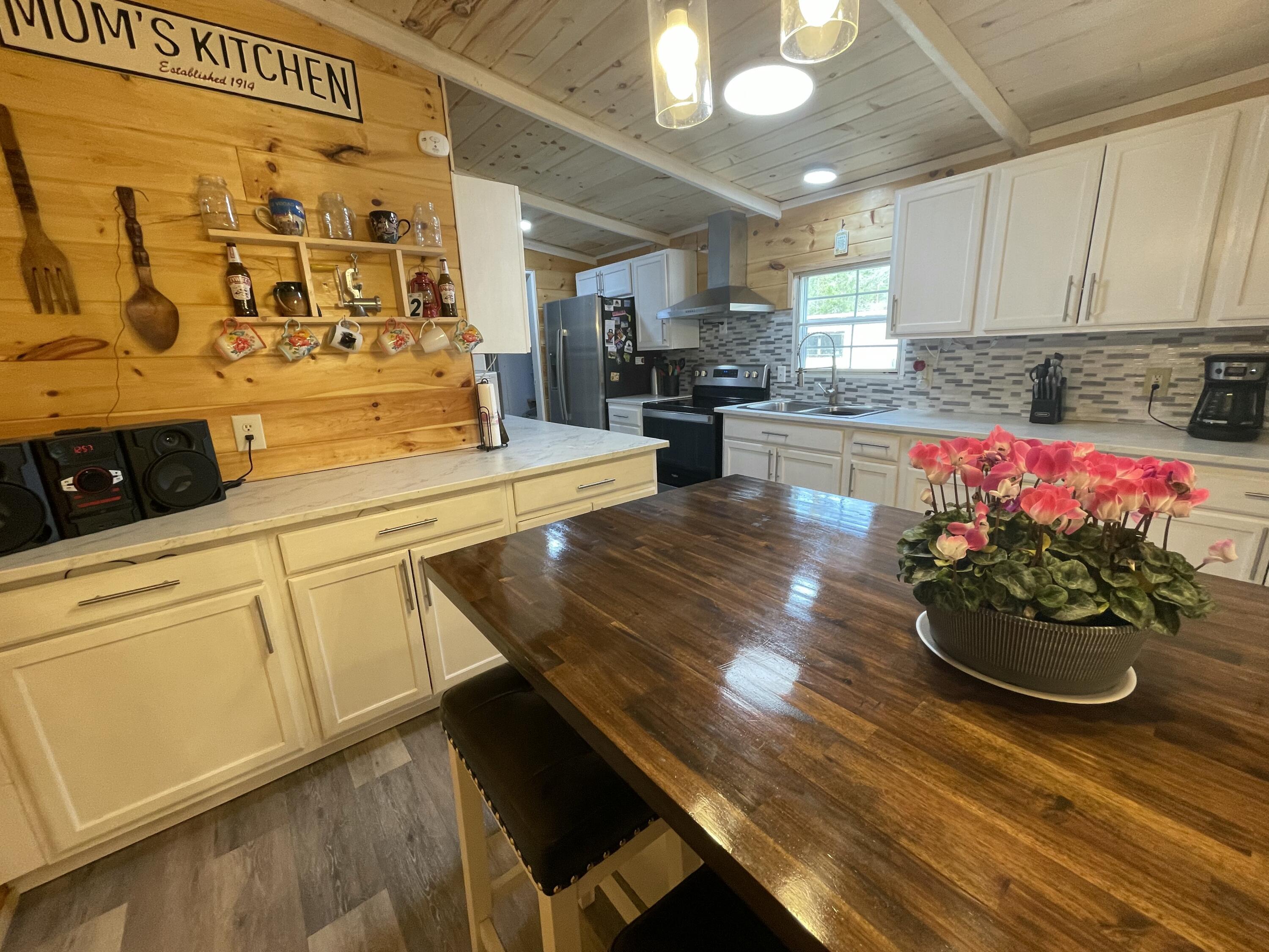 105 Massingale Road, Tellico Plains, Tennessee image 5