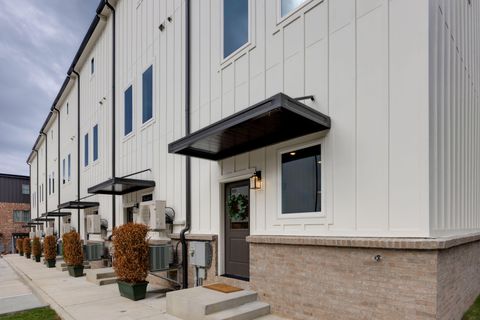 Tiny photo for 899 Cherokee Boulevard, Chattanooga, TN 37405 (MLS # 1527221)