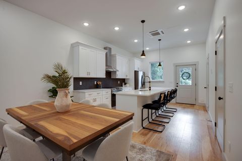 Tiny photo for 899 Cherokee Boulevard, Chattanooga, TN 37405 (MLS # 1527221)