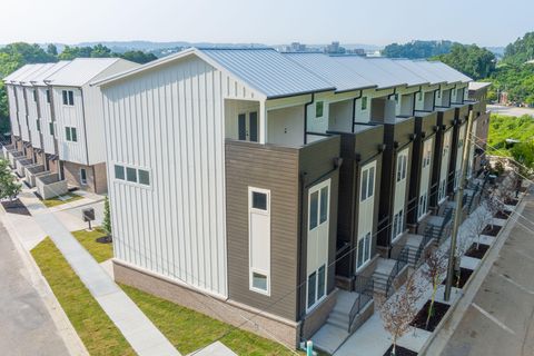 Tiny photo for 899 Cherokee Boulevard, Chattanooga, TN 37405 (MLS # 1527221)