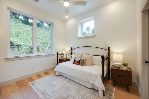 Tiny photo for 899 Cherokee Boulevard, Chattanooga, TN 37405 (MLS # 1527221)