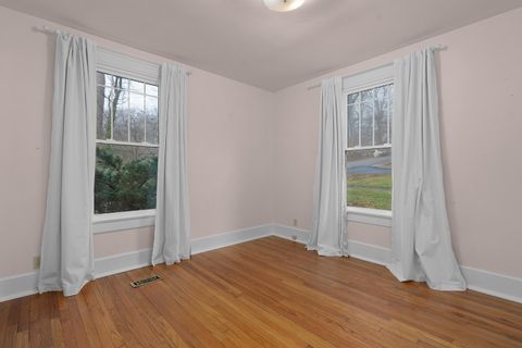 Tiny photo for 621 Mississippi Avenue, Signal Mountain, TN 37377 (MLS # 1526269)