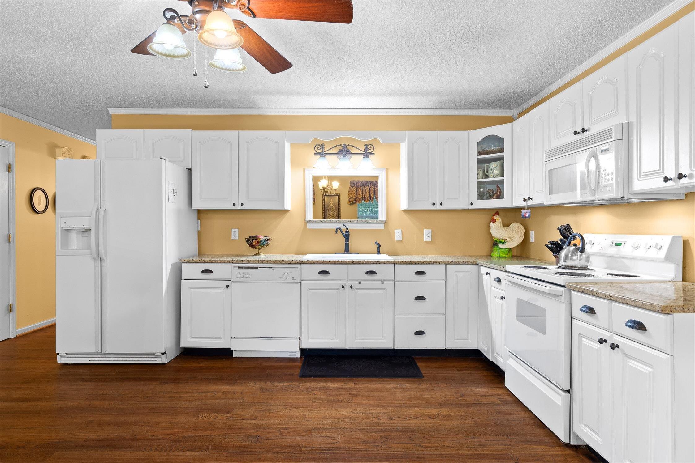 Chattanooga, Tennessee 37416, United States, 3 Bedrooms Bedrooms, ,4 BathroomsBathrooms,Residential,Active,200303