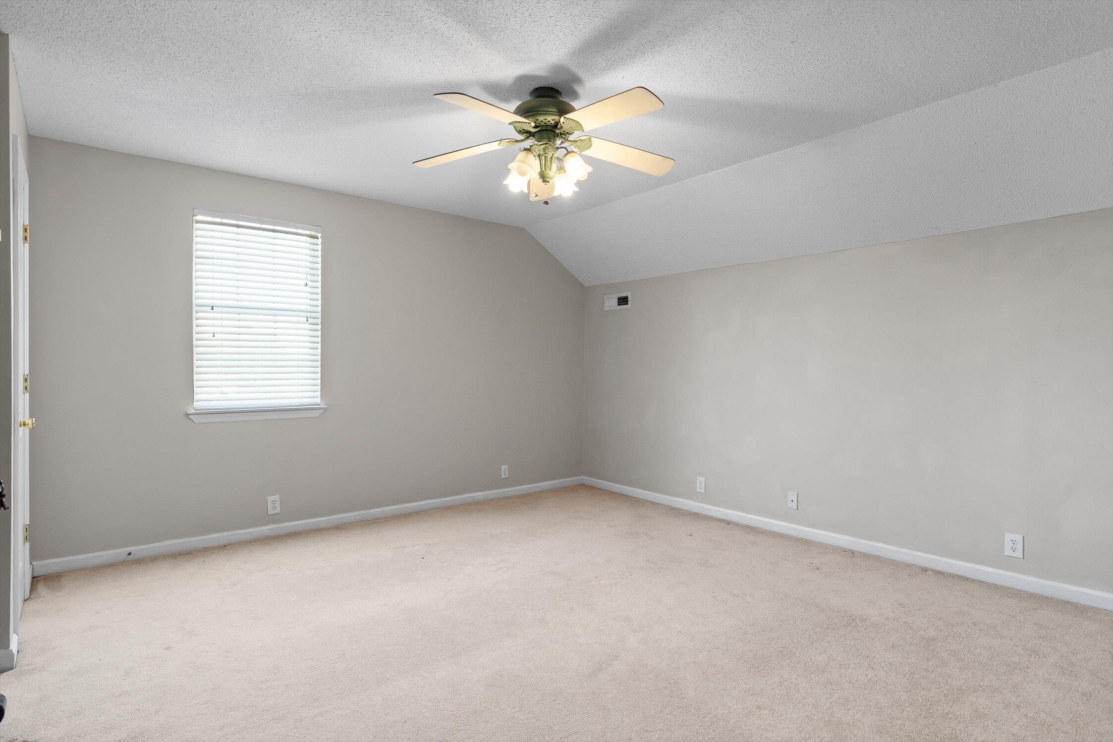 Chattanooga, Tennessee 37416, United States, 3 Bedrooms Bedrooms, ,4 BathroomsBathrooms,Residential,Active,200303