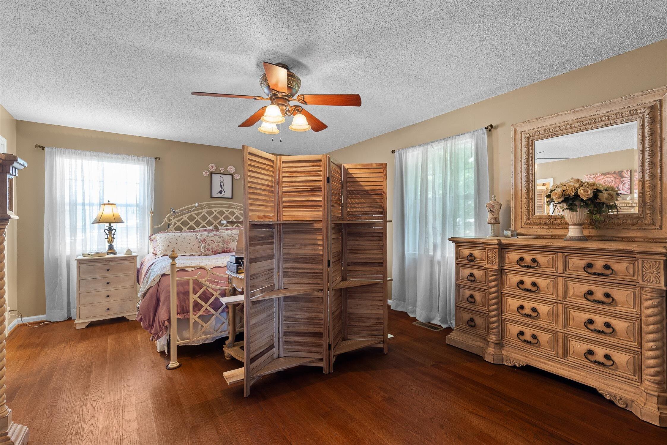 Chattanooga, Tennessee 37416, United States, 3 Bedrooms Bedrooms, ,4 BathroomsBathrooms,Residential,Active,200303