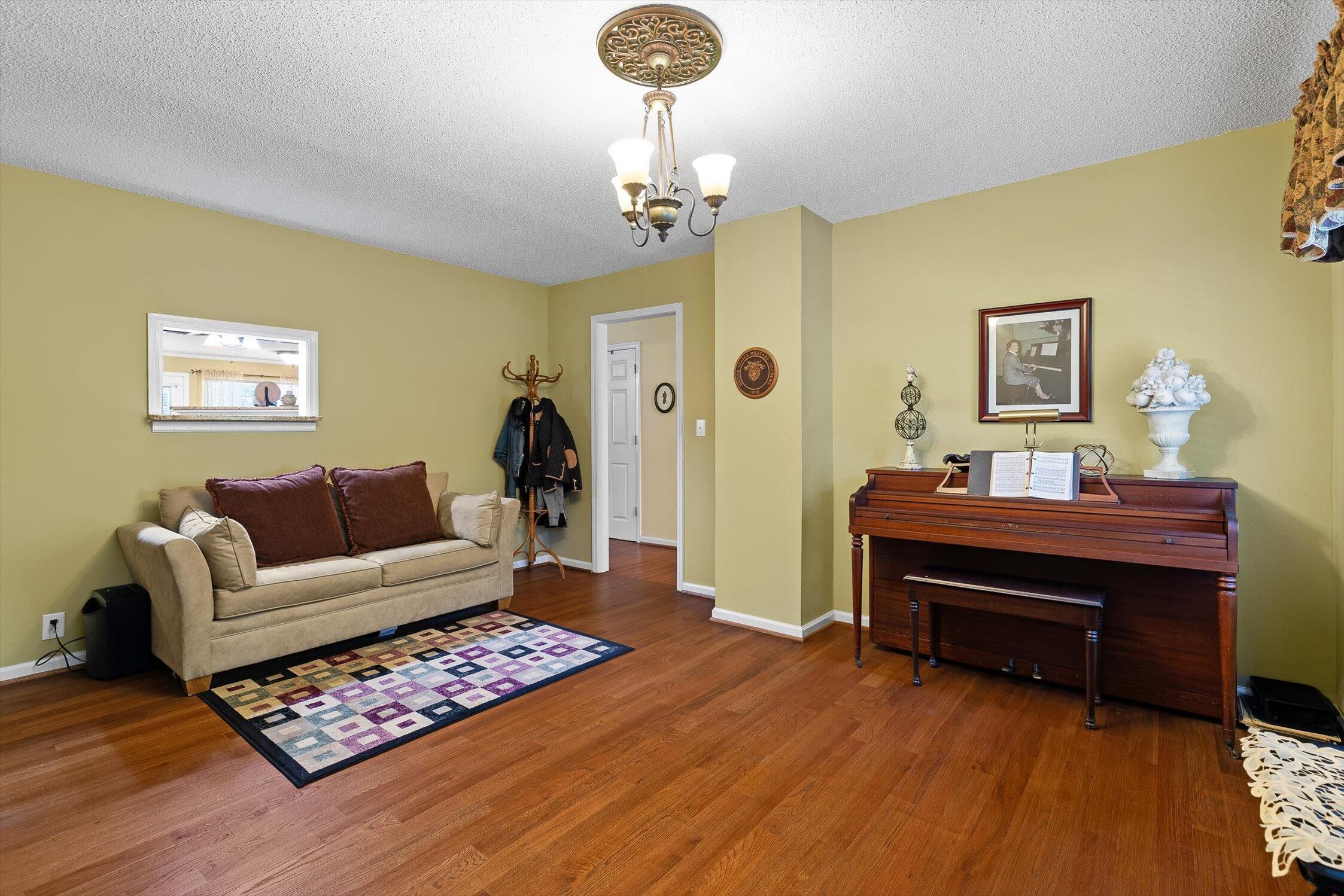 Chattanooga, Tennessee 37416, United States, 3 Bedrooms Bedrooms, ,4 BathroomsBathrooms,Residential,Active,200303