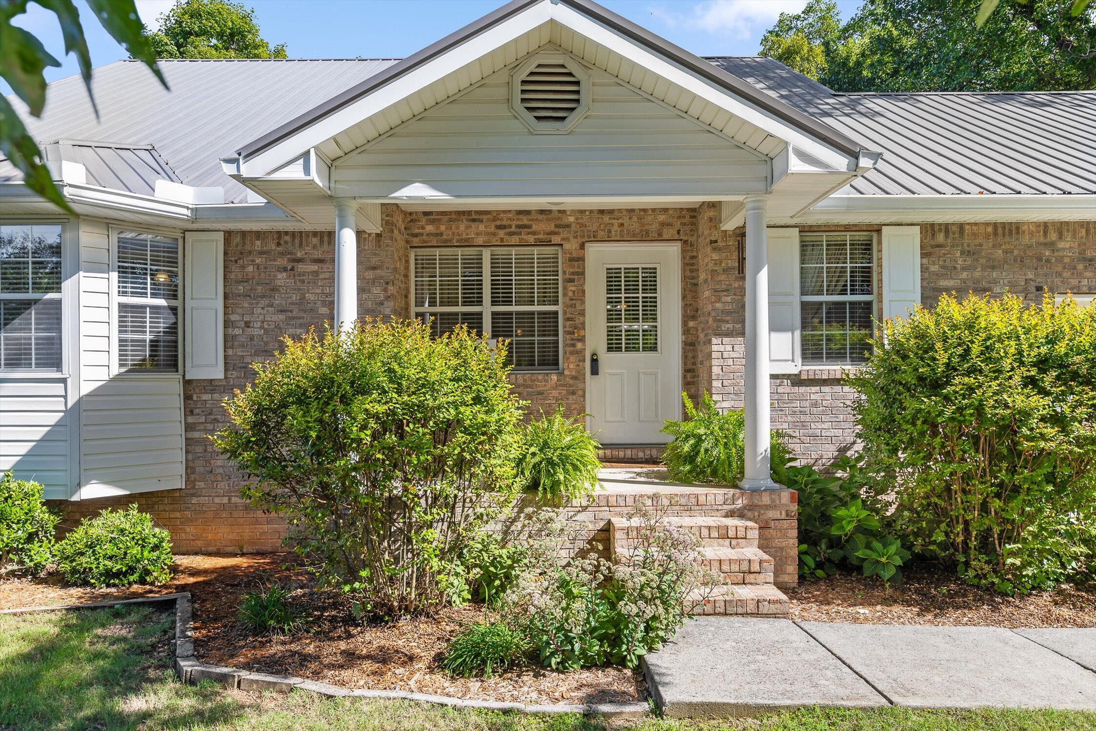 Chattanooga, Tennessee 37416, United States, 3 Bedrooms Bedrooms, ,4 BathroomsBathrooms,Residential,Active,200303