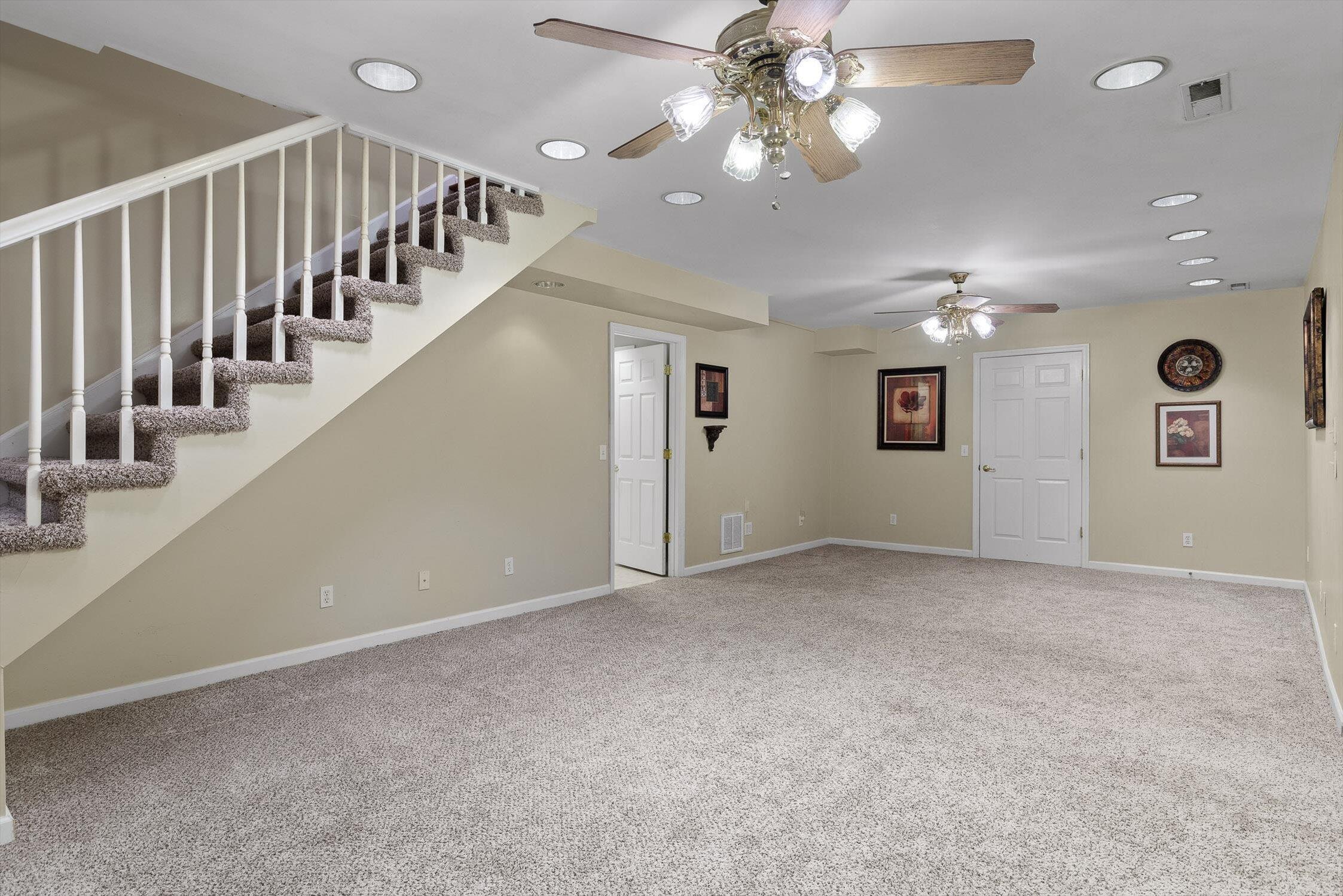 Chattanooga, Tennessee 37416, United States, 3 Bedrooms Bedrooms, ,4 BathroomsBathrooms,Residential,Active,200303