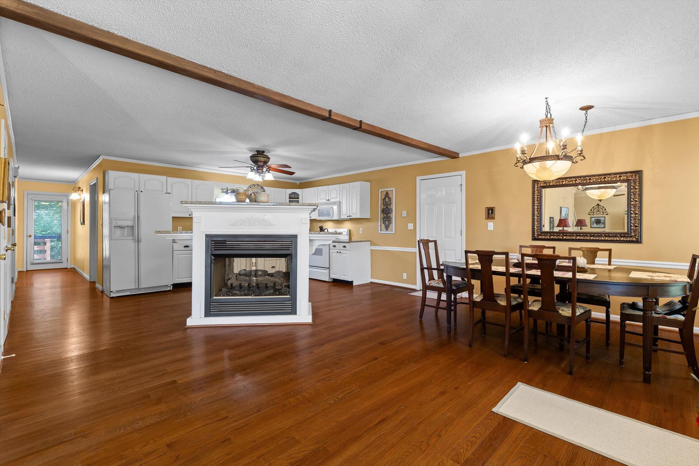 Chattanooga, Tennessee 37416, United States, 3 Bedrooms Bedrooms, ,4 BathroomsBathrooms,Residential,Active,200303