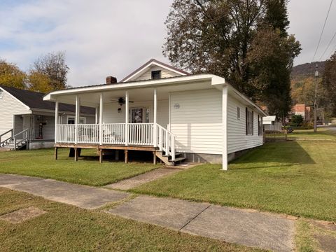 Photo of 1100 Elm Avenue, South Pittsburg, TN 37380 (MLS # 1523687)