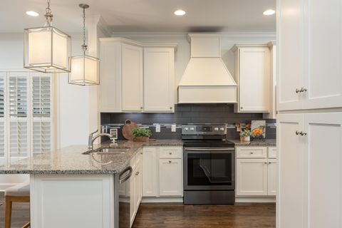 Tiny photo for 1684 Westover Lane, Chattanooga, TN 37405 (MLS # 1526086)