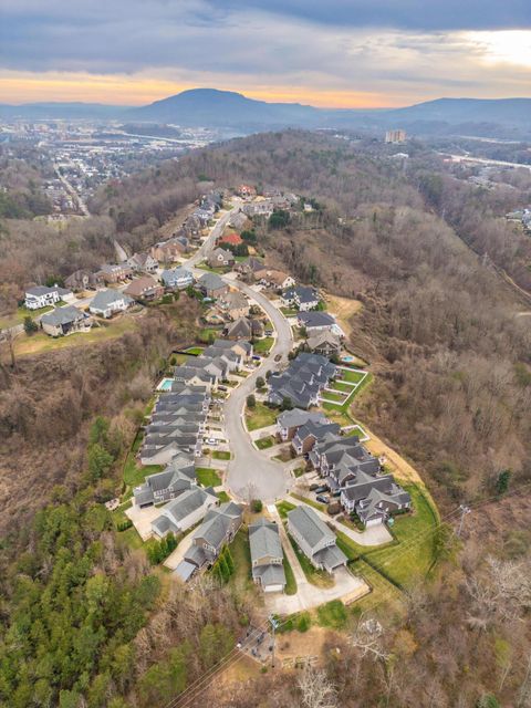 Tiny photo for 1684 Westover Lane, Chattanooga, TN 37405 (MLS # 1526086)