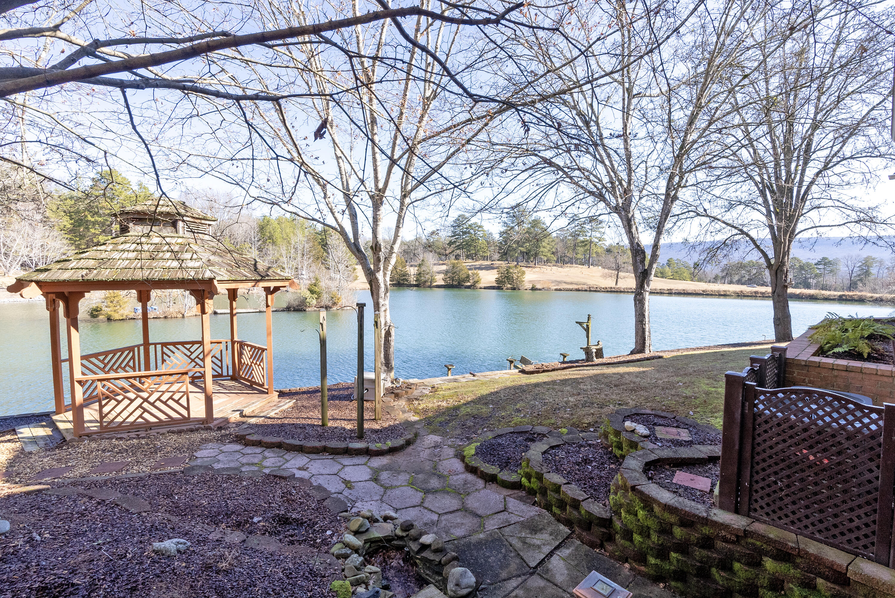 294 Lake Hills Drive, Trenton, Georgia image 8