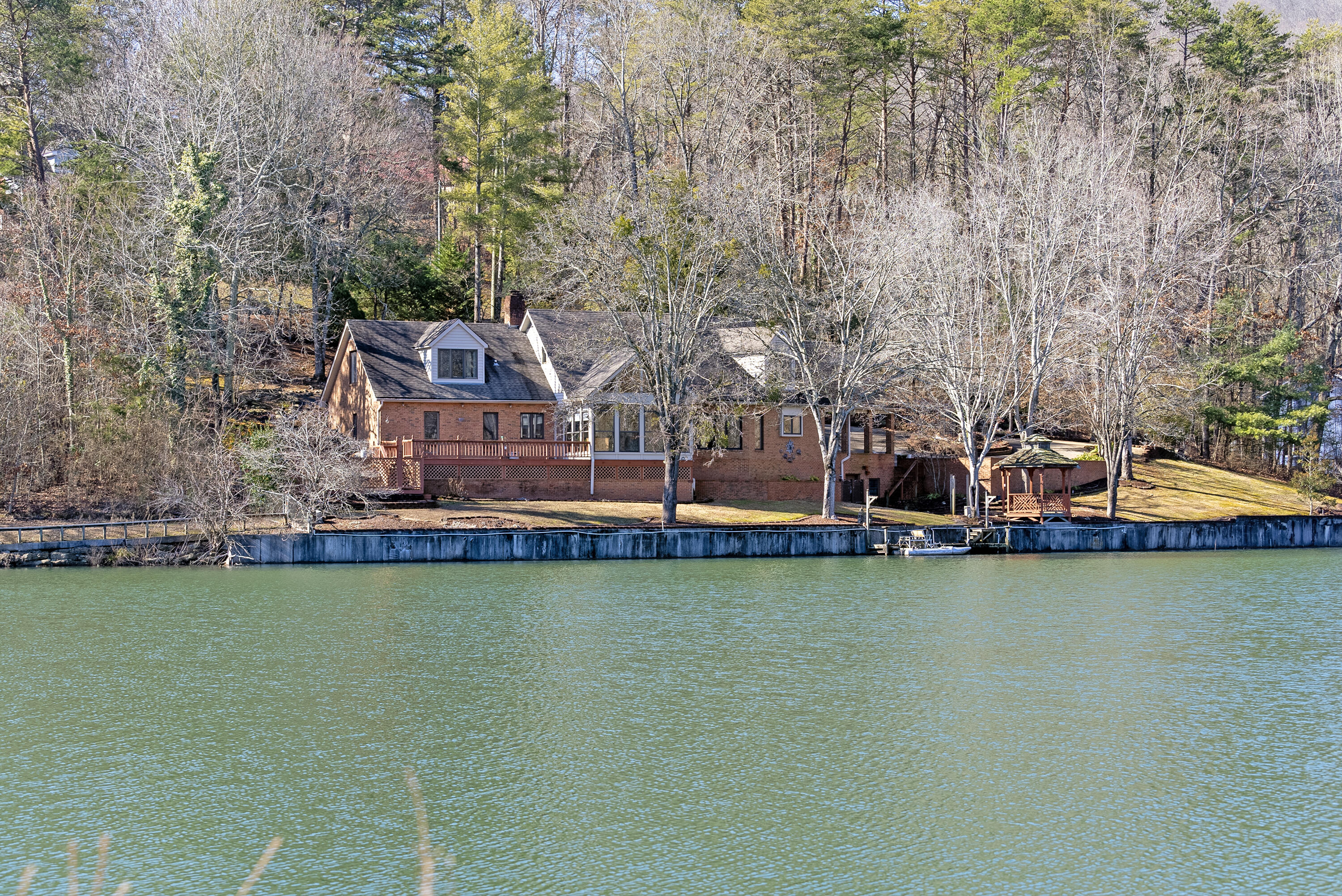 294 Lake Hills Drive, Trenton, Georgia image 1