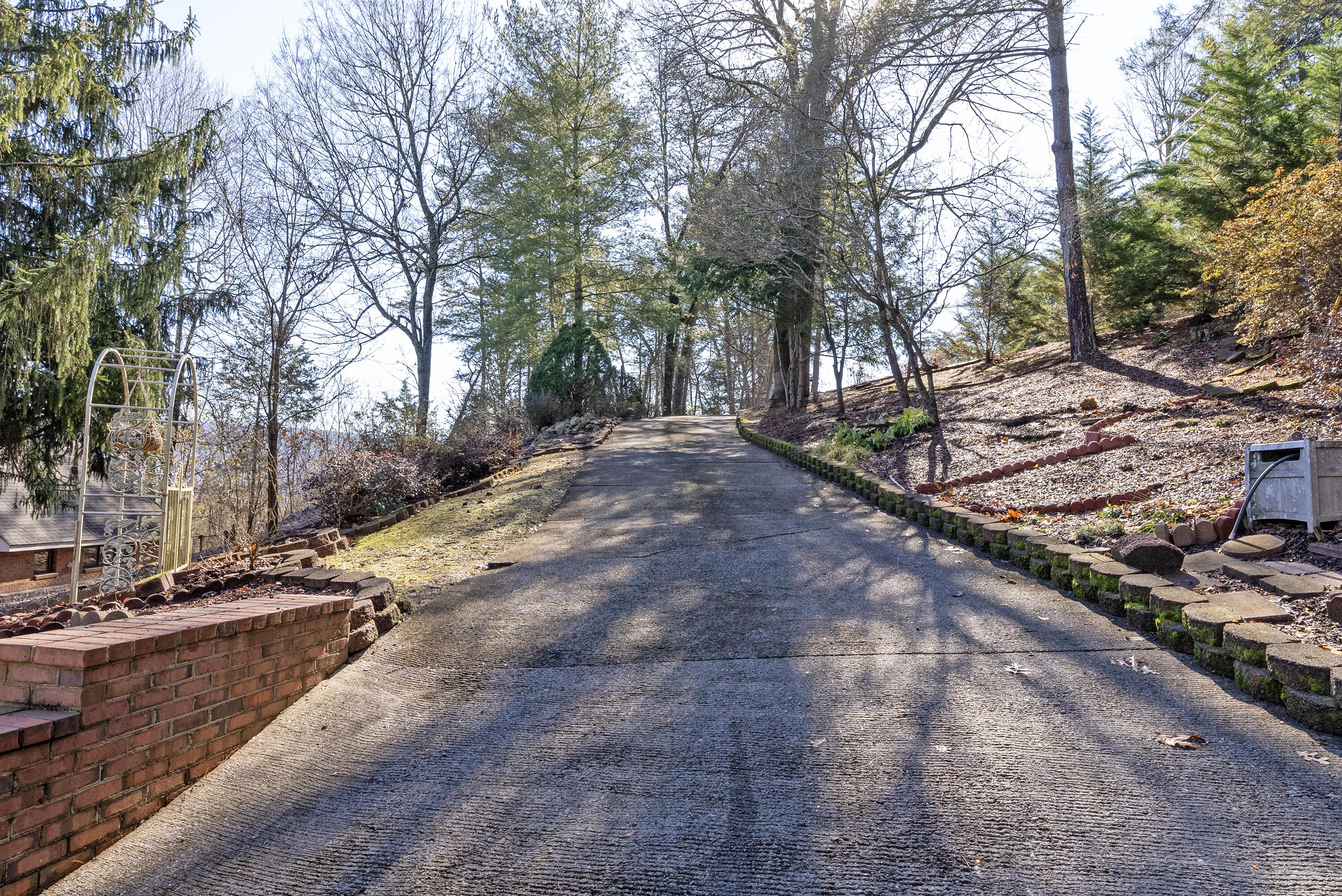 294 Lake Hills Drive, Trenton, Georgia image 3