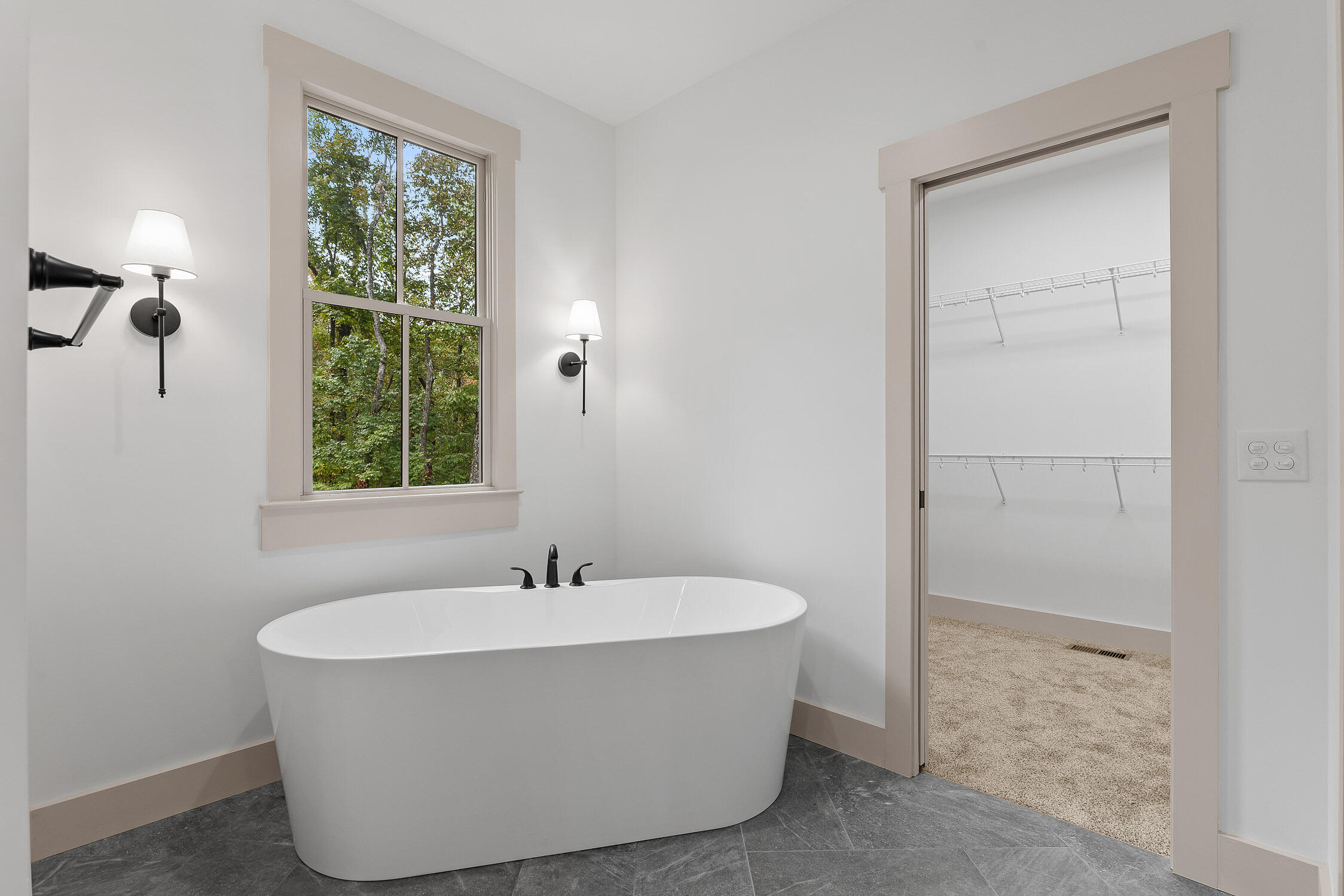 Signal Mountain, Tennessee 37377, United States, 4 Bedrooms Bedrooms, ,4 BathroomsBathrooms,Residential,Active,42097