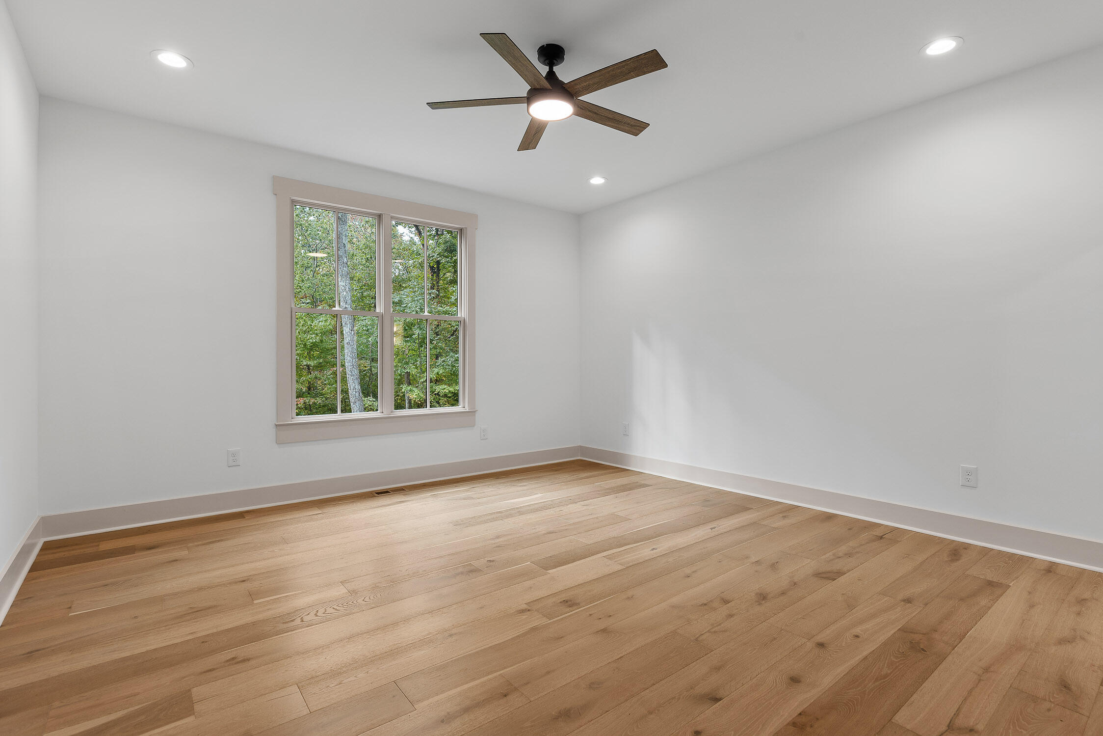 Signal Mountain, Tennessee 37377, United States, 4 Bedrooms Bedrooms, ,4 BathroomsBathrooms,Residential,Active,42097