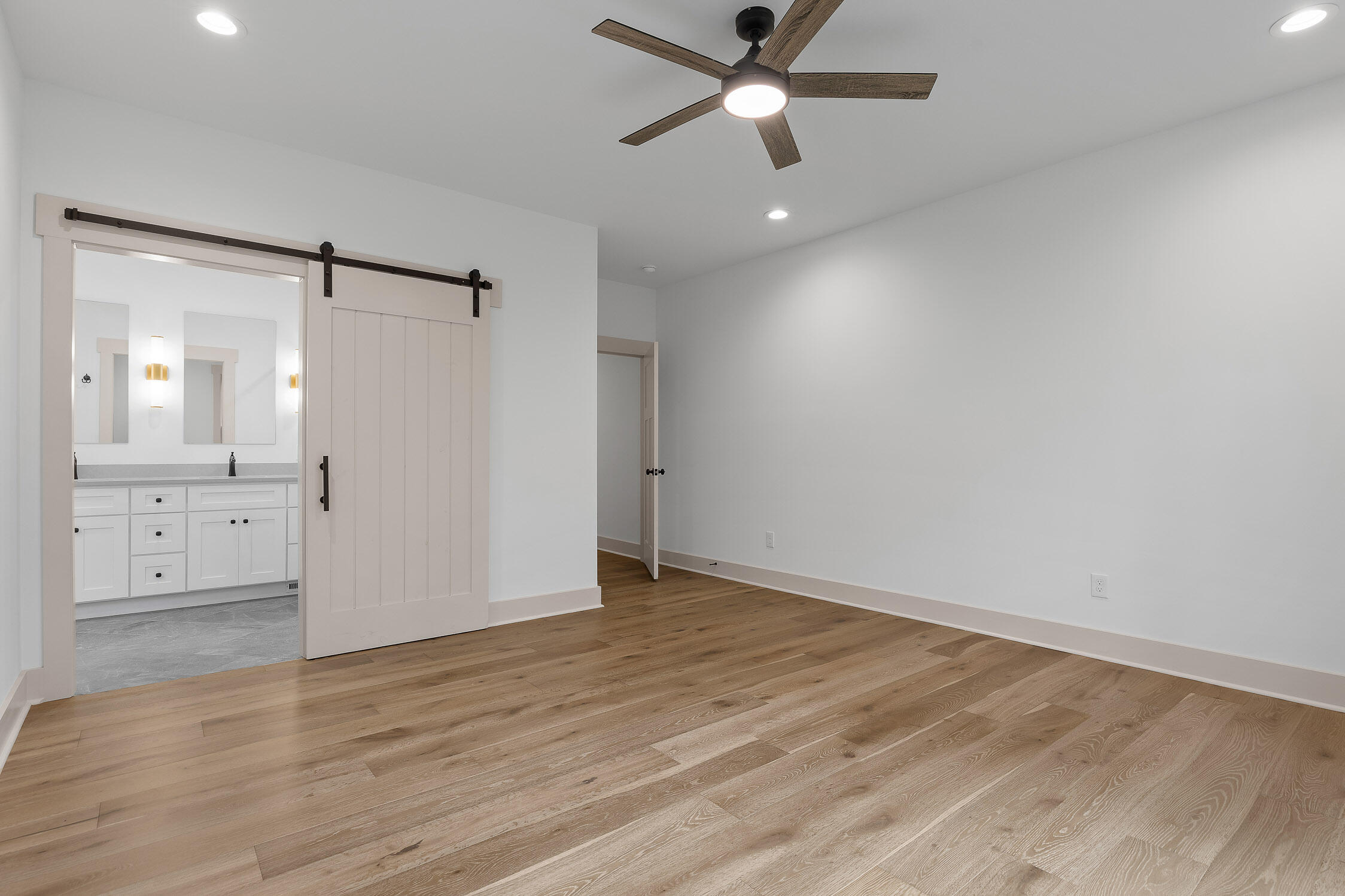 Signal Mountain, Tennessee 37377, United States, 4 Bedrooms Bedrooms, ,4 BathroomsBathrooms,Residential,Active,42097