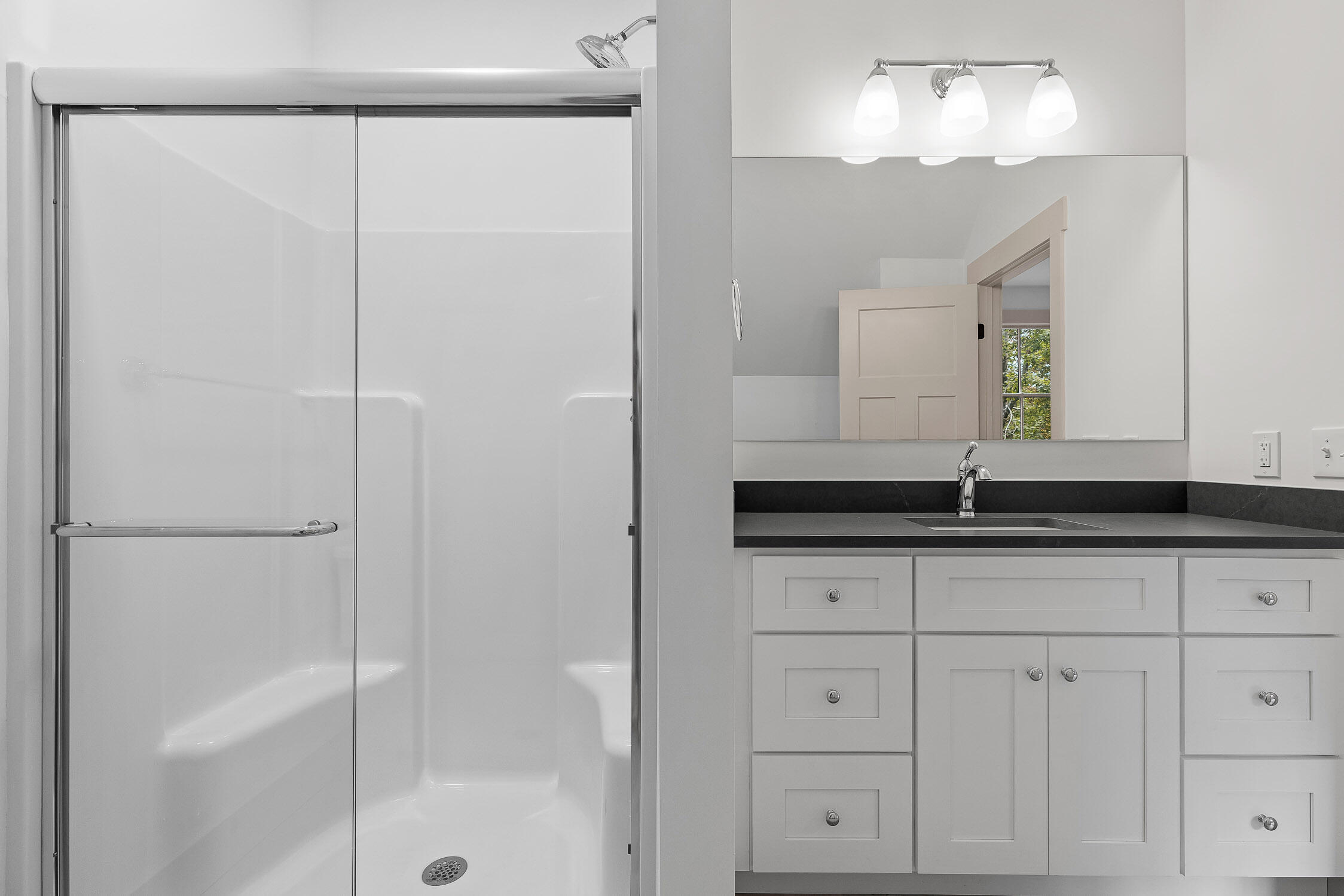 Signal Mountain, Tennessee 37377, United States, 4 Bedrooms Bedrooms, ,4 BathroomsBathrooms,Residential,Active,42097