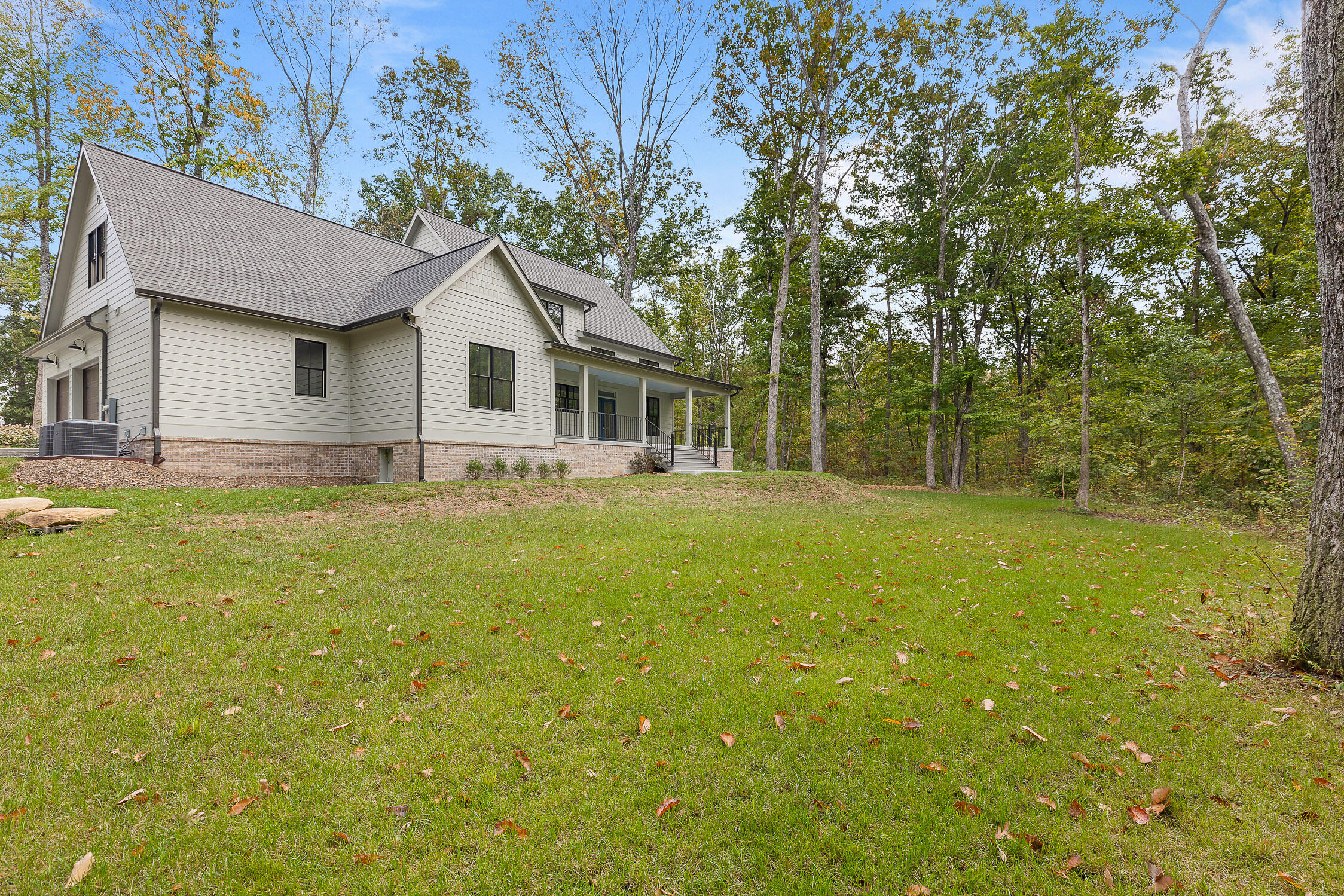 Signal Mountain, Tennessee 37377, United States, 4 Bedrooms Bedrooms, ,4 BathroomsBathrooms,Residential,Active,42097