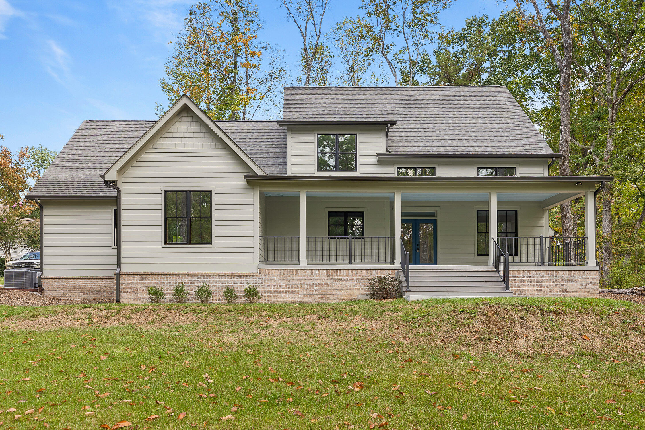 Signal Mountain, Tennessee 37377, United States, 4 Bedrooms Bedrooms, ,4 BathroomsBathrooms,Residential,Active,42097