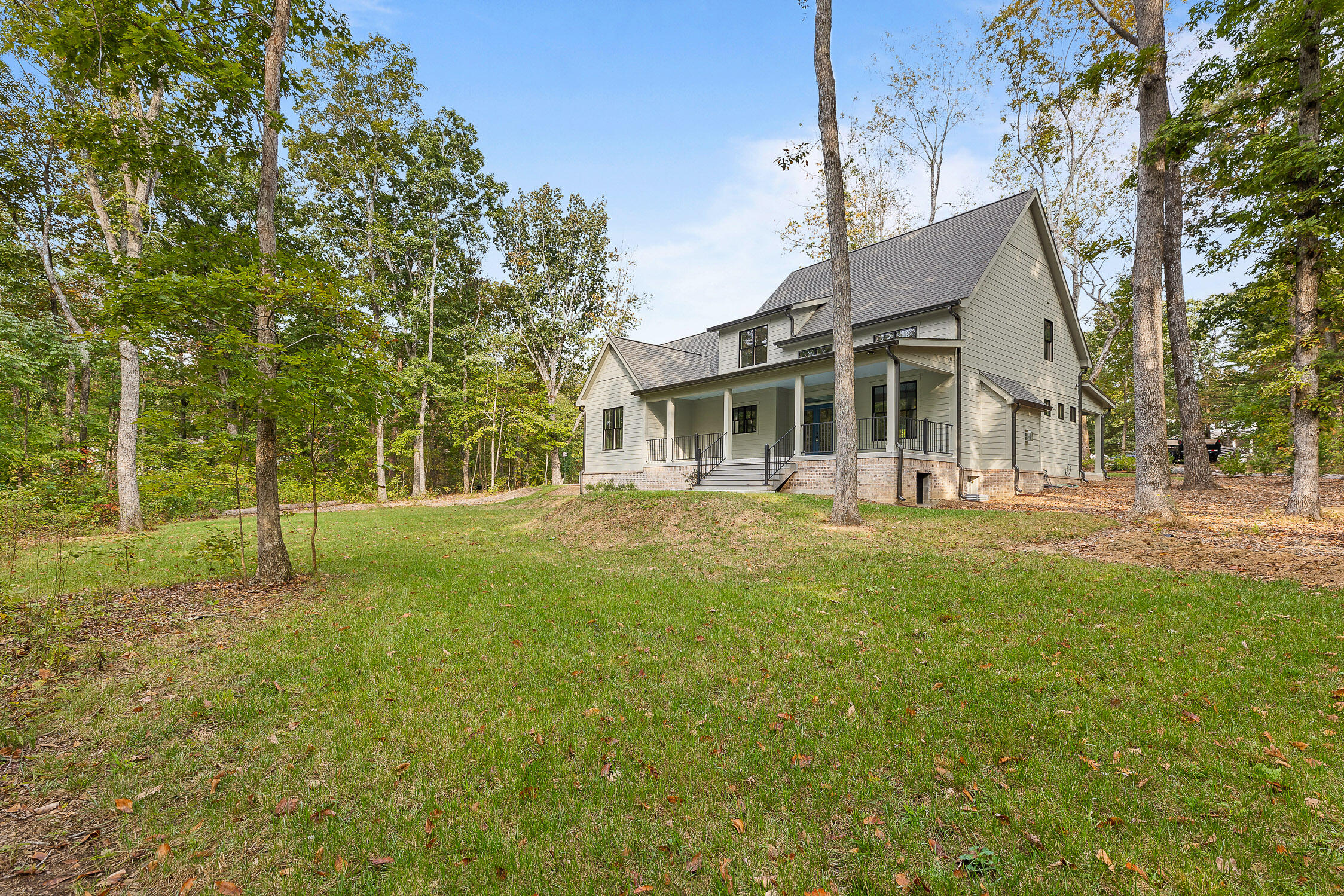 Signal Mountain, Tennessee 37377, United States, 4 Bedrooms Bedrooms, ,4 BathroomsBathrooms,Residential,Active,42097