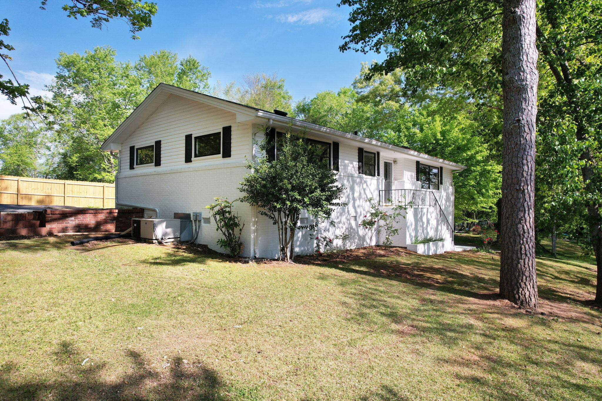 3015 Pine Drive, Cleveland, Tennessee image 1