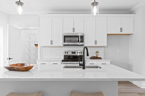 Tiny photo for 126 E 19th Street, Chattanooga, TN 37408 (MLS # 1529803)