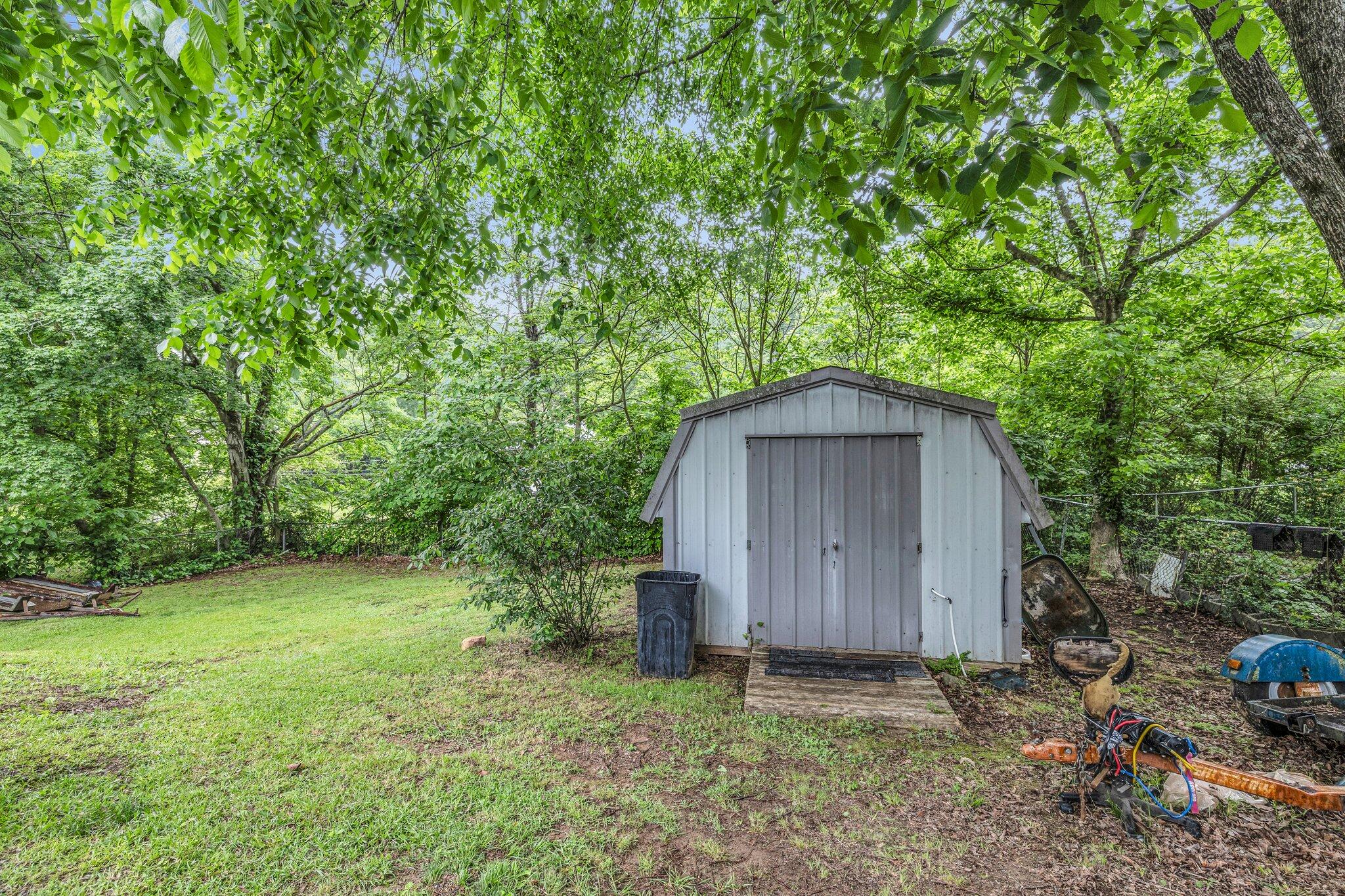 1211 Crest Drive, Cleveland, Tennessee image 7
