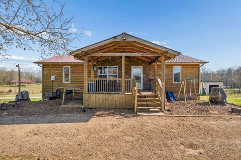 Photo of 324 Laster Holman Lane, Decherd, TN 37324 (MLS # 1539427)